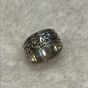Elegant Sterling Silver Band Ring